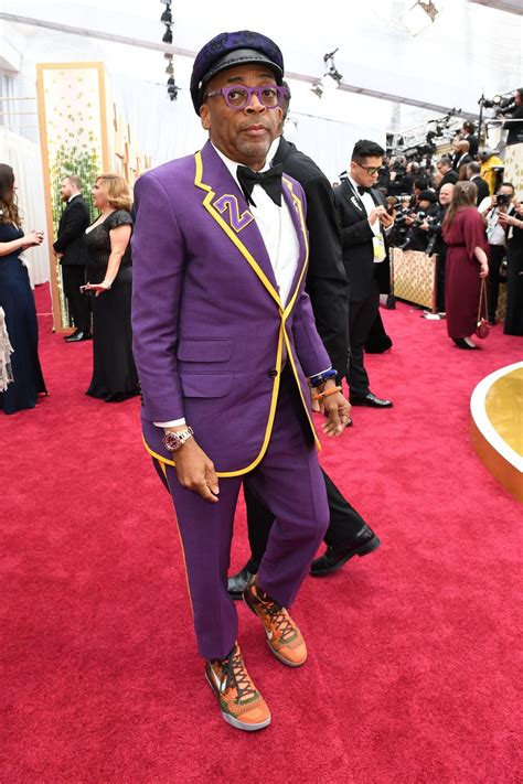 Spike Lee Pays Tribute to Kobe Bryant in Gucci Suit at Oscars